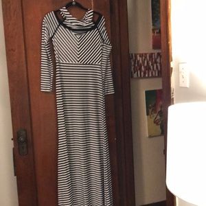 Long stripped open shoulder maxi dress